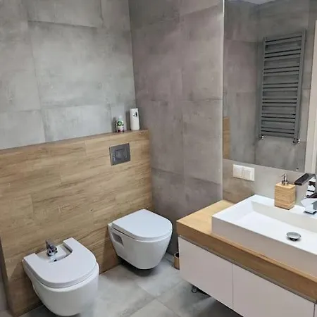 Apartament Z Biokominkem Blisko Lotniska